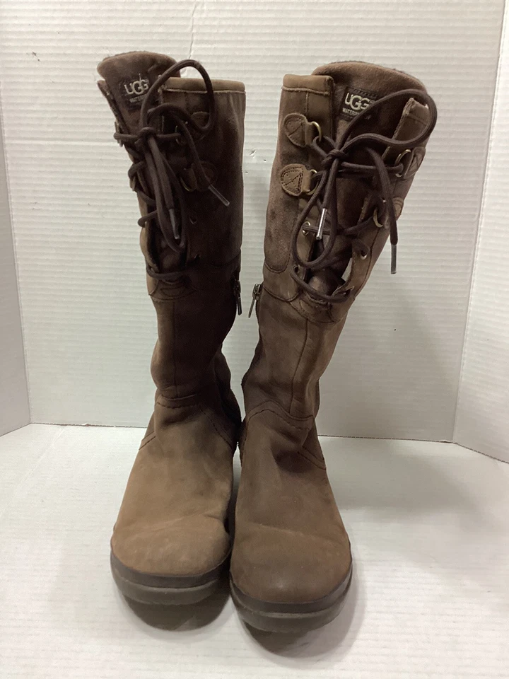 UGG Elsa 女式 9 码防水棕色皮革系带夏尔巴内衬 (1008438) — 第 1/4 张图片