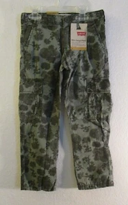 NWT Levis Boys Slim Fit Cargo Pants 5 Reg Flora Print MSRP$42 - Picture 1 of 3