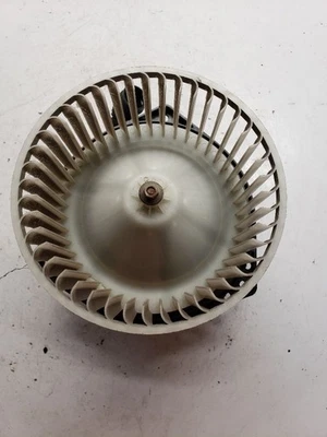 Motor soplador HVAC usado se adapta a: Nissan Pathfinder 2004 desde 12/98 VIN 7º dígito G Foto 1 de 4