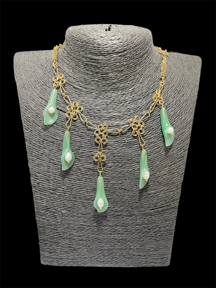 Collana in giada e perle naturali realizzate in argento - Immagine 1 di 4