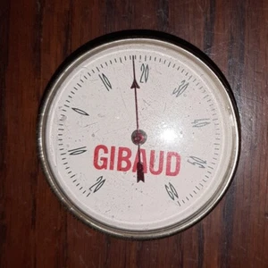 Raro Termometro Pubblicitario GIBAUD con Calamita Cm. 5 Metallo E Plastica - Foto 1 di 3