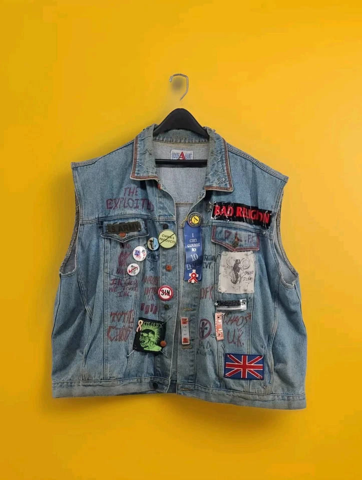 Chaleco Denim Punk Rock Años 90 De Colección Hecho a Mano De Colección Botones Prendedores Parches 1 De 1 Unisex Foto 1 de 4
