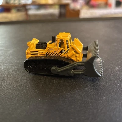 2000 Mattel Matchbox Diecast MB601 BULLDOZER  Non Super Treasure Hunt  - Image 1 of 4
