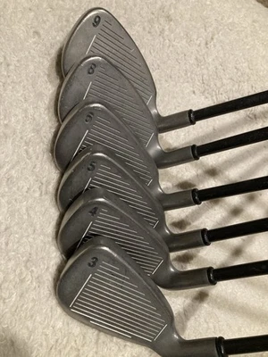 Juego de hierro de tungsteno-titanio Callaway Golf GREAT BIG BERTHA 3, 4, 5, 6, 8, 9 Foto 1 de 4