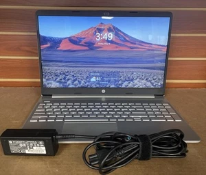 HP Laptop 15-DY2073NR silber 15,6'' 256GB SSD 8GB RAM i3-11. Gen 1115G4 - Bild 1 von 9