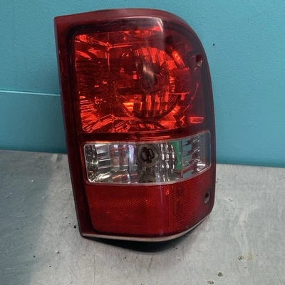 Lanterna traseira lateral direita do passageiro Ford Ranger 2006 2007 2008 2009 2010 2011 fabricante de equipamento original - Imagem 1 de 4