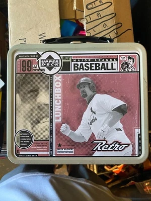 Mark McGwire *Cardenales de San Luis *caja de almuerzo *vacía *usada *MLB *béisbol Foto 1 de 4
