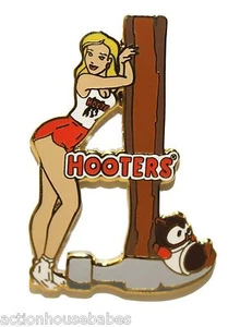 HOOTERS SEXY BLONDE WAITRESS MASTER CARPENTER GIRL HAMMER / HOOTIE OWL LABEL PIN - Picture 1 of 3