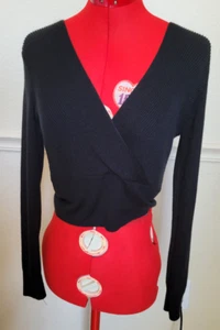 Mele E Pere schwarz gerippt Stretch asymmetrisch Langarm V-Ausschnitt Cropped Pullover L - Bild 1 von 4