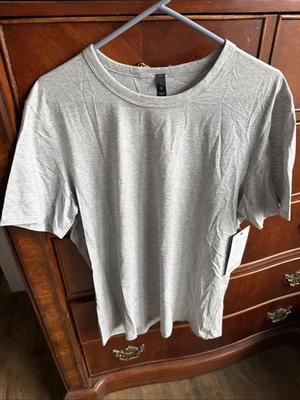 Lululemon Men's Fundamental T-Shirt Grey, Large Cotton Blend Soft New With Tags - Image 1 of 4