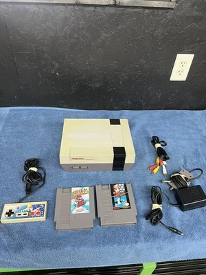 Sistema de entretenimiento Nintendo Nes-001 Mario Duck Hunt Mario 2 probado funcionando Foto 1 de 4