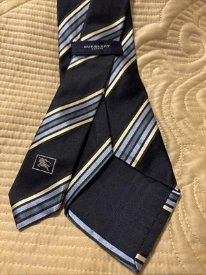 CORBATA A RAYAS USADA BURBERRY LONDON AZUL LILA AMARILLO Foto 1 de 4