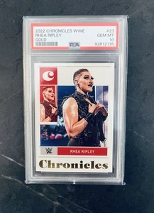 2022 Rhea Ripley WWE #23 Panini Chronicles Gold Parallel PSA 10 2 IN THE WORLD - Foto 1 di 3