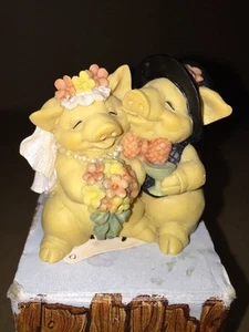 Pigsville Two Little Pigs Wedded Bliss 1993 Figurine # 1361 Handcrafted Resin - Picture 1 of 1