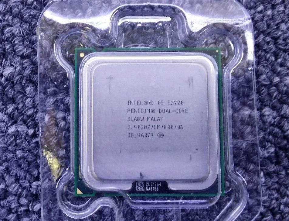 Intel Pentium Dual-Core Desktop CPU/Processor E2220 2.40GHz. LGA775 - SLA8W - Image 1 of 1
