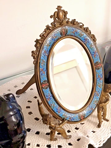 lovely Mirror with putti in cloisonne enamel and bronze Cover