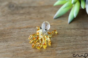 Hecho a mano Amarillo Vidrio Pequeño Pulpo Brillo Jardín Decoración Adorno Regalo Terrario - Imagen 1 de 6