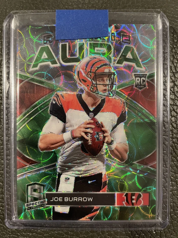 2020 Panini Spectra Rookie Aura Neon Green 16/30 #RA-17 Joe Burrow - Image 1 of 2