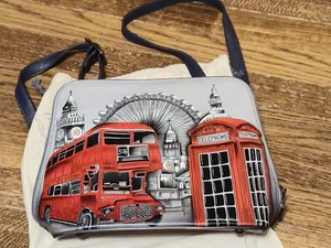 Anuschka Hand-Painted Leather Zip-Around Crossbody Bag - Iconic London - NEW - Picture 1 of 4