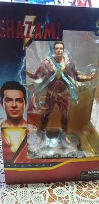 Zachary Levi SHAZAM DC COMICS Movie pvc Statue Diamond Select - Immagine 1 di 4