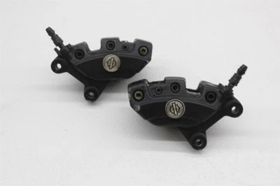 PAR DE PINÇAS DE FREIO DIANTEIRAS ESPECIAIS HARLEY DAVIDSON FLHXS STREET GLIDE 17-23 - Imagem 1 de 4