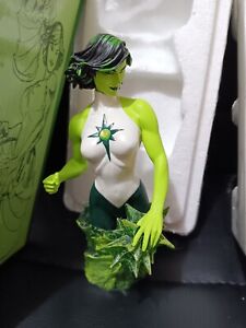 JADE BUST (WOMEN OF THE DC UNIVERSE) LIMITED TO 3000/ TERRY DODSON/ SEE PHOTOS