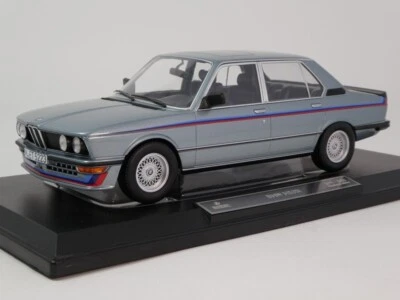 Norev BMW M 535i blue metallic & stripes 1980 1/18 183290 - Immagine 1 di 3