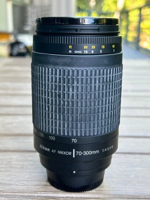 Nikon AF Zoom-Nikkor 70-300mm f/4.5-5.6G  Lens - Image 1 of 4