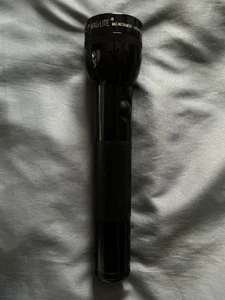 MagLite 2-Cell D Incandescent Flashlight Black 10 inch EXC Aluminum USA - Picture 1 of 4