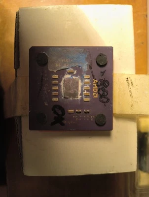 AMD Mobile Duron 800 800MHz/64KB/200MHz DHG0800AVS1B Presa / Presa A 462 CPU 32B - Immagine 1 di 2