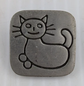 Pewter Guyot Artisan Smiling Cat Pin 1994 - Picture 1 of 5
