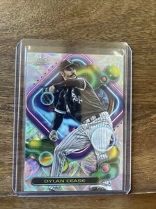 2023 Topps Chrome Cosmic Dylan Cease Nucleus Rifrattore #29 White Sox - Foto 1 di 2