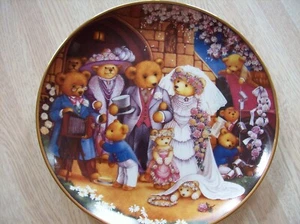 VINTAGE FRANKLIN MINT HWIRLOOM - TEDDY BEAR WEDDING by CAROL LAWSON - Picture 1 of 2