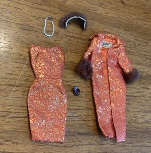 Vintage Barbie GOLDEN ELEGANCE #992 Dress Jacket Hat Necklace - Picture 1 of 9