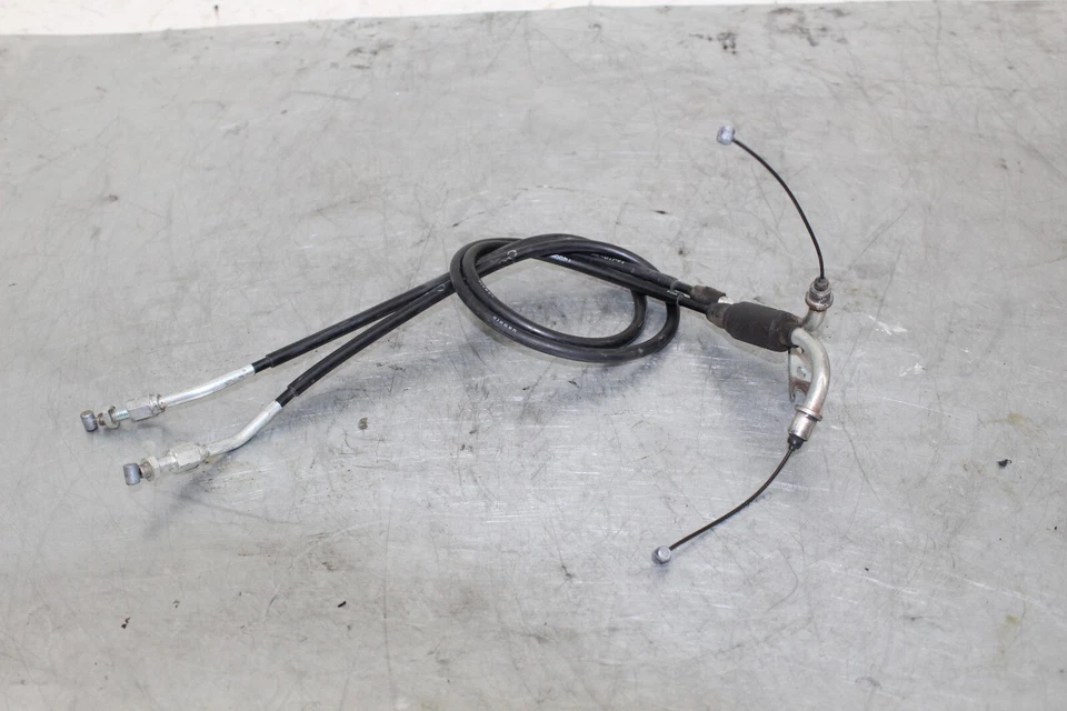 11-24 SUZUKI GSXR 600 THROTTLE CABLES 58300-14J11 58300-14J01 - Image 1 of 4