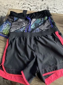 Lot of 2 women’s running shorts Avia Brooks Elastic Waist Stretch Athletic Sz M - Picture 1 of 6