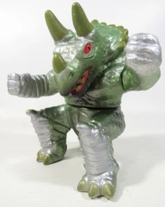Vintage Stone Hurling Beast Triceratops Trendmasters 1991 Streek Shark Boot Figur - Bild 1 von 5