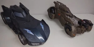 2 Batman Batmobile Cars PAIR - Picture 1 of 7