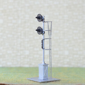 1 x HO scale model railroad 3-colors searchlight signal metal cabinet 2 head #11