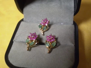 Sterling Silber 925 Damen goldfarben Rubin & Smaragd Anhänger & Ohrringe 2,7 Gramm - Bild 1 von 3