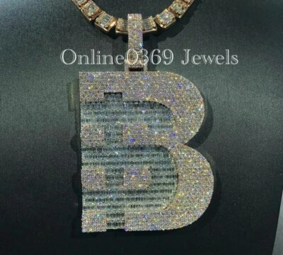 Colgante inicial personalizado baguette redondo circonita cúbica chapado en oro rosa para hombre Foto 1 de 4