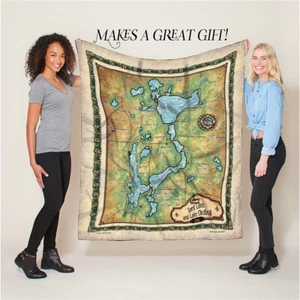 Manta acogedora de poliéster suave y acogedor mapa de Spirit Lake and Lake Ookoboji Iowa - Imagen 1 de 24