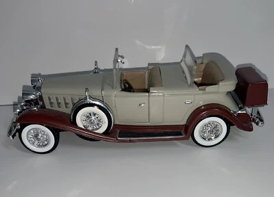 1932 cadillac sport phaeton Die Cast Model Car - Image 1 of 4
