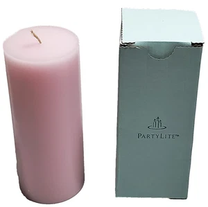 PartyLite Stumpenkerze ERDBEERRHABARBER 3 x 7 C37272 Neu Frucht Rosa - Bild 1 von 1