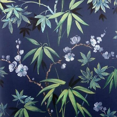 Papel pintado Arthouse Jasmine Garden hojas de selva tropical senderos florales - azul marino 297800 Foto 1 de 4