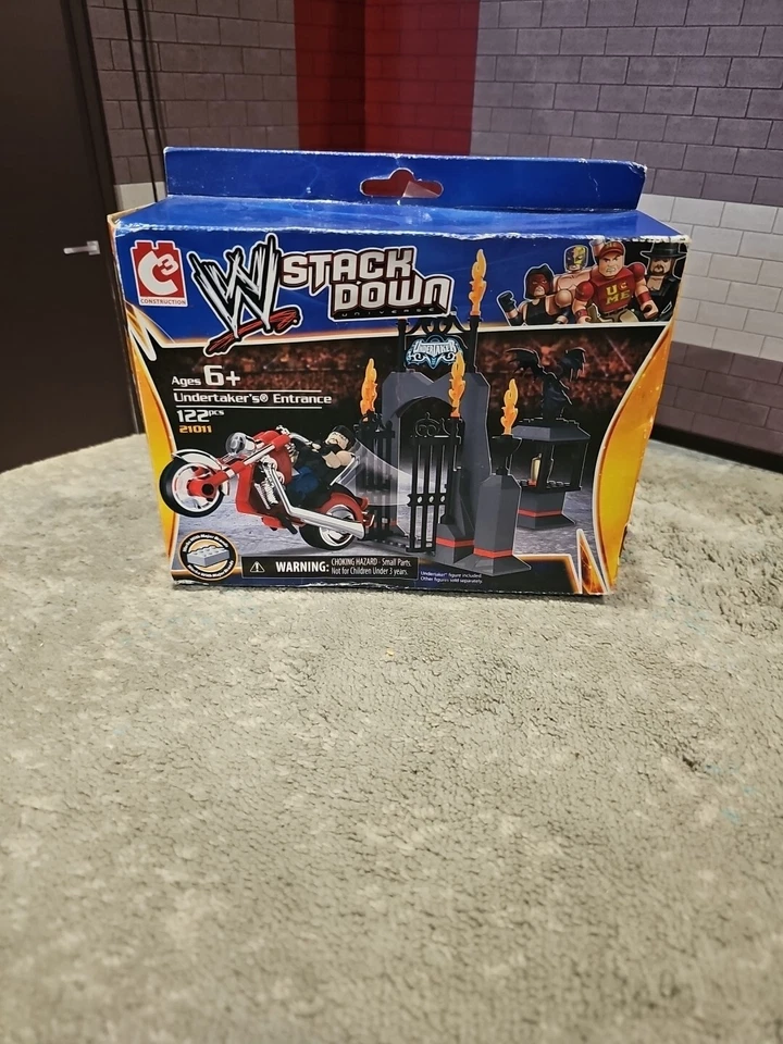 WWE Stack Down Building Block Set Undertaker's Entrance 21011 NEW - Image 1 of 4