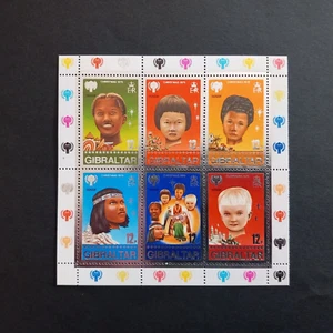 GIBILTERRA 1979/ FOGLIETTO - NATALE E ANNO DEL FANCIULLO,  INTEGRO MNH** - Imagen 1 de 2