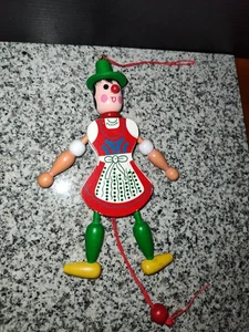 Adorno de Navidad. Adorno de Navidad alemán de madera Jumping Jack.  - Imagen 1 de 6