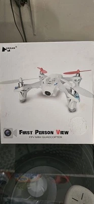 Hubsan X4 FPV RTF Mini Quadcopter Drone w/2.4GHz Radio, Battery & Charger - Image 1 of 2