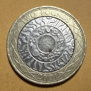 Great Britain Two Pound Bimetallic Circulated Coin - Dated 2001 - Third Portrait - Picture 1 of 2